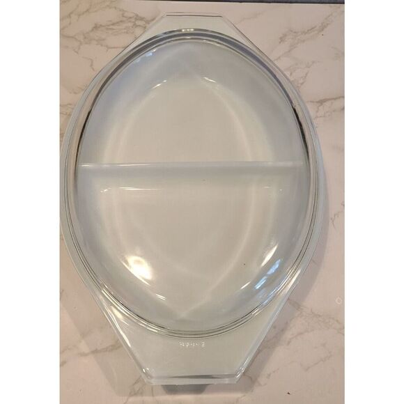 PYREX White & Black Scroll Oval DIVIDED CASSEROLE 1.5 Quart with Lid 945 C EUC - Picture 7 of 12